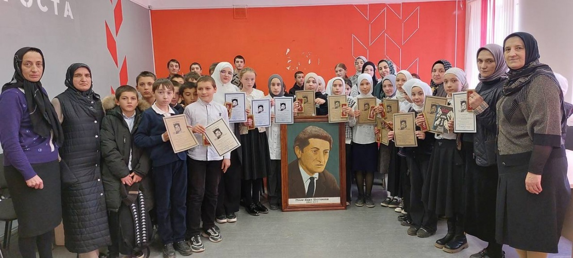 День памяти известного поэта Омар-Гаджи Шахтаманова прошел в Цурибской школе